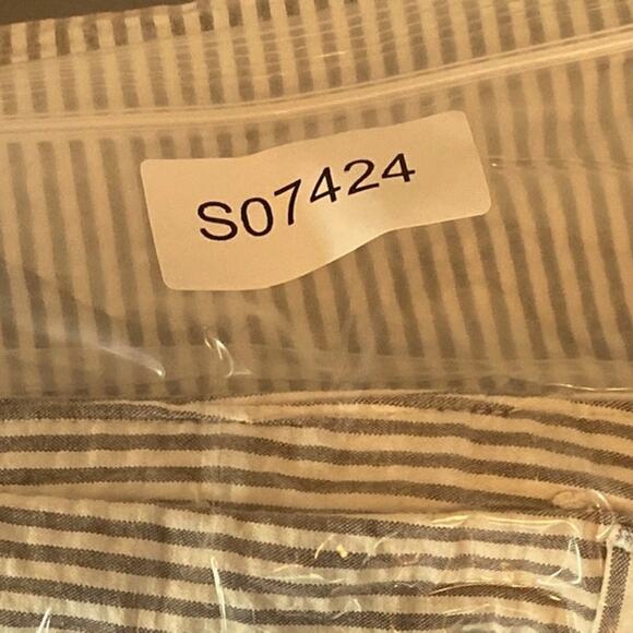 LOFT Womens Pants White Gray Striped Seersucker Cropped Ankle Cotton Blend 8 - Picture 14 of 14